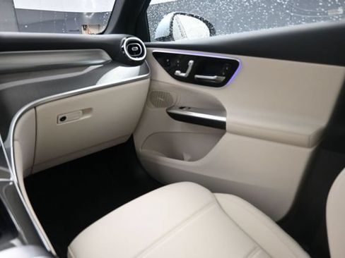 Used 2026 Mercedes-Benz GLC 300 image 24