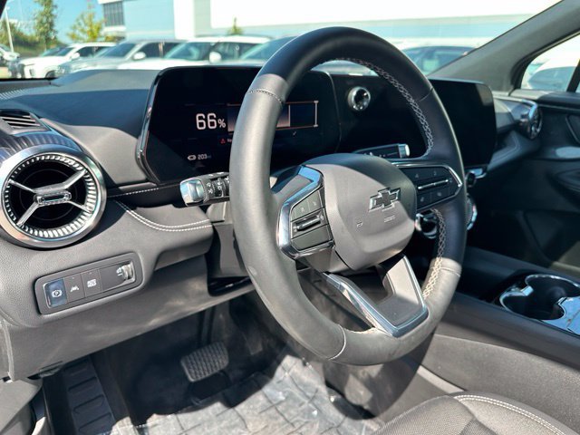 Used 2025 Chevrolet Blazer EV LT AWD/4WD image 24