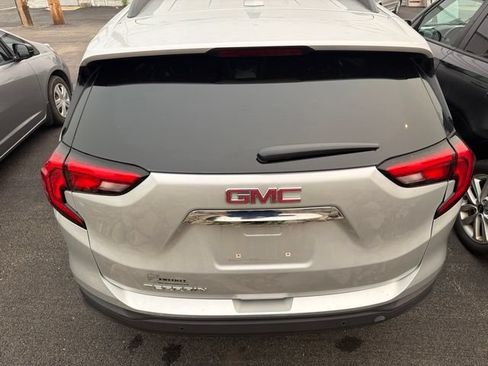 Used 2019 GMC Terrain SLE w/ Driver Convenience Package FWD image 5