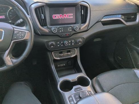 Used 2022 GMC Terrain AT4 w/ Infotainment Package II image 9