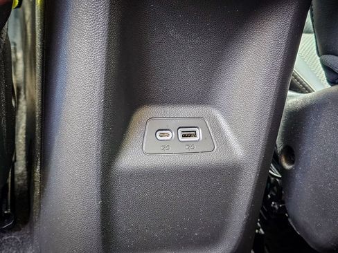Used 2023 Buick Envision Essence AWD/4WD image 33