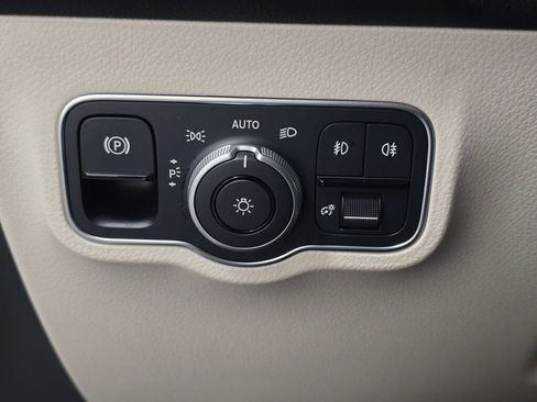 Certified 2025 Mercedes-Benz GLB 250 4MATIC image 35