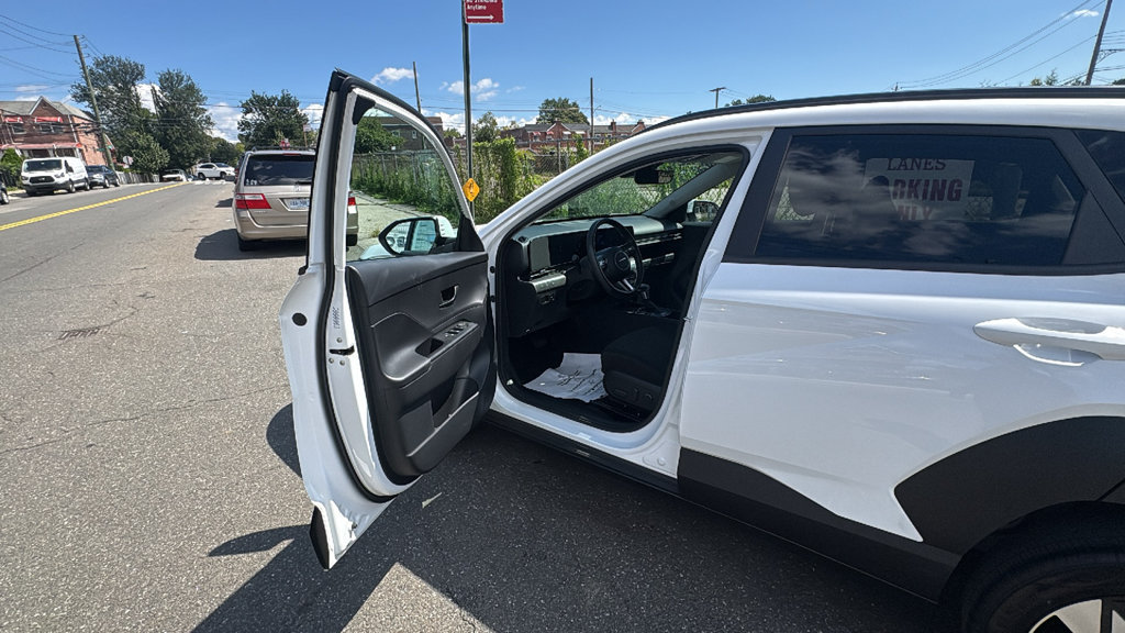 Used 2024 Hyundai Kona SEL AWD/4WD image 10