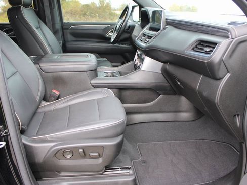 Used 2021 GMC Yukon SLT w/ SLT Premium Package image 19