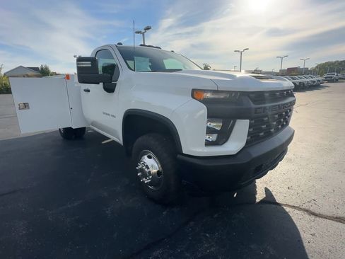 Used 2022 Chevrolet Silverado 3500 W/T w/ WT Convenience Package image 2
