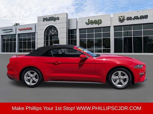 Used 2021 Ford Mustang Convertible RWD image 2
