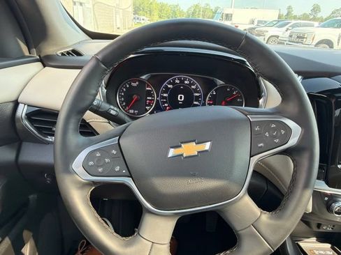 Used 2023 Chevrolet Traverse Premier AWD/4WD image 27