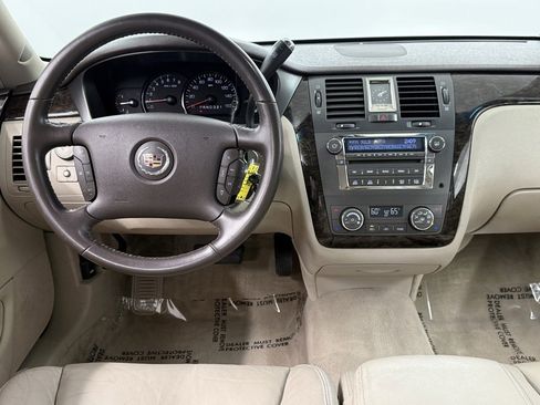 Used 2011 Cadillac DTS image 29