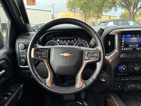 Used 2021 Chevrolet Silverado 1500 High Country w/ Technology Package AWD/4WD image 17
