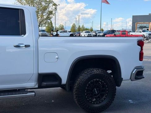 Used 2021 Chevrolet Silverado 2500 LTZ w/ LTZ Convenience Package AWD/4WD image 8