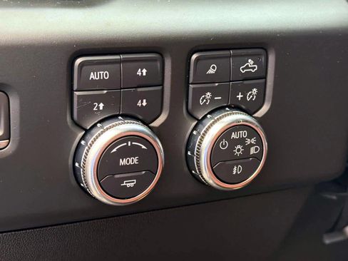 Used 2024 GMC Sierra 3500 Denali Ultimate AWD/4WD image 19