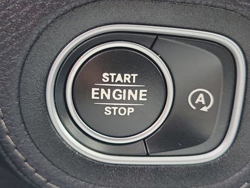 Used 2023 Mercedes-Benz GLS 450 4MATIC image 12