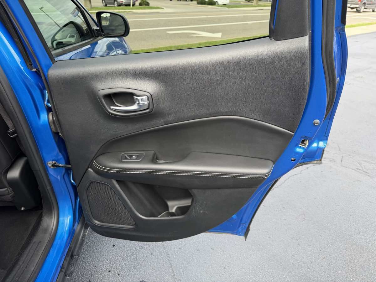 Used 2021 Jeep Compass Latitude AWD/4WD image 18