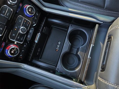 Used 2022 GMC Yukon XL Denali w/ Denali Premium Package image 26