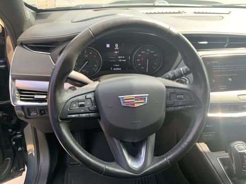 Used 2019 Cadillac XT4 Premium Luxury w/ Technology Package FWD image 18