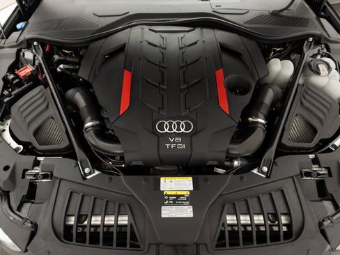 Used 2024 Audi S8 image 6