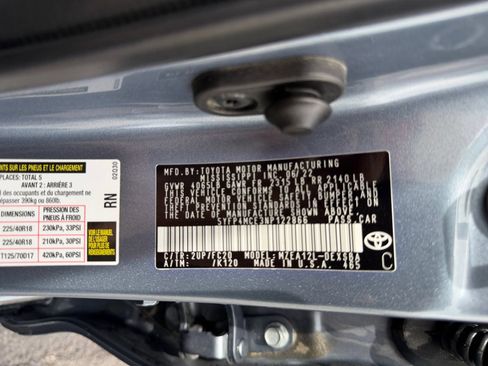 Used 2022 Toyota Corolla SE w/ SE Premium Package FWD image 38