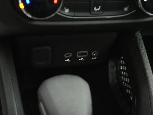 Used 2023 Chevrolet TrailBlazer LT FWD image 24
