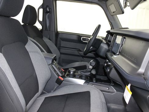 New 2025 Ford Bronco 4-Door image 27