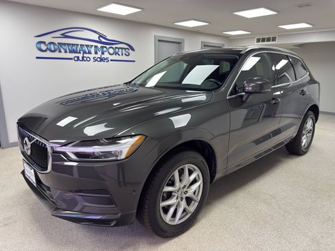 Used 2018 Volvo XC60 T5 Momentum w/ Convenience Package image 2