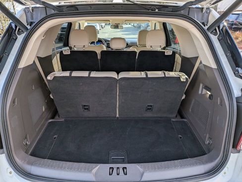 Certified 2021 Ford Explorer Platinum w/ Equipment Group 601A image 14