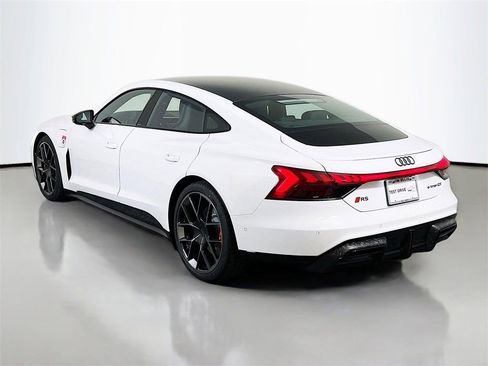 New 2026 Audi RS e-tron GT Base image 5