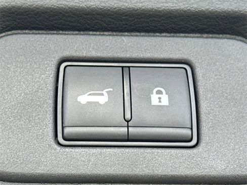 Used 2024 Nissan Rogue SV image 19