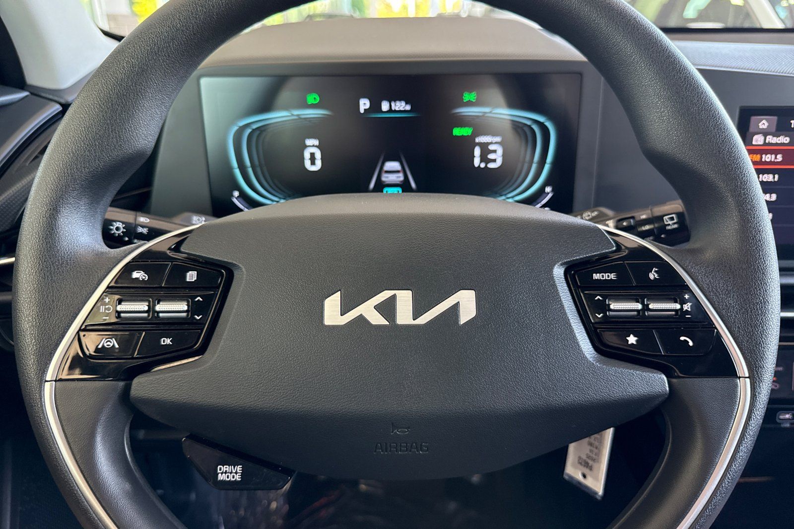 Used 2025 Kia Niro LX FWD image 22