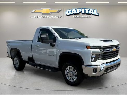 Used 2024 Chevrolet Silverado 2500 LT w/ Convenience Package AWD/4WD image 9