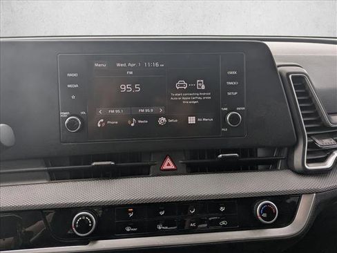 Used 2025 Kia Sportage LX image 12