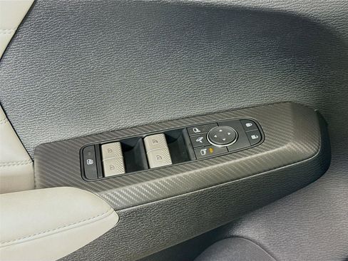 New 2025 Mitsubishi Outlander SEL image 18