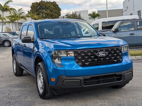 Used 2025 Ford Maverick XL image 3