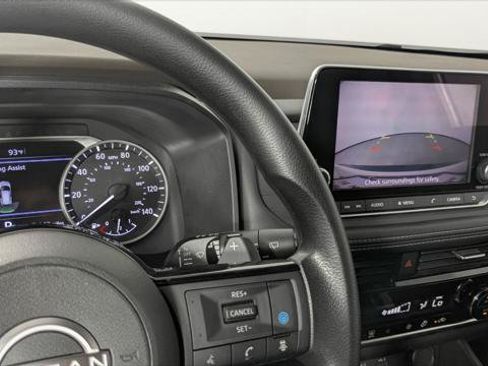 Used 2022 Nissan Rogue SV FWD image 30