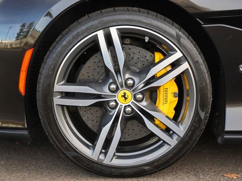 Certified 2020 Ferrari Portofino image 13