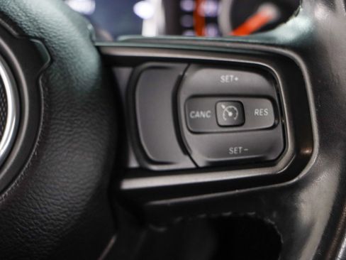 Used 2021 Jeep Gladiator Sport image 14