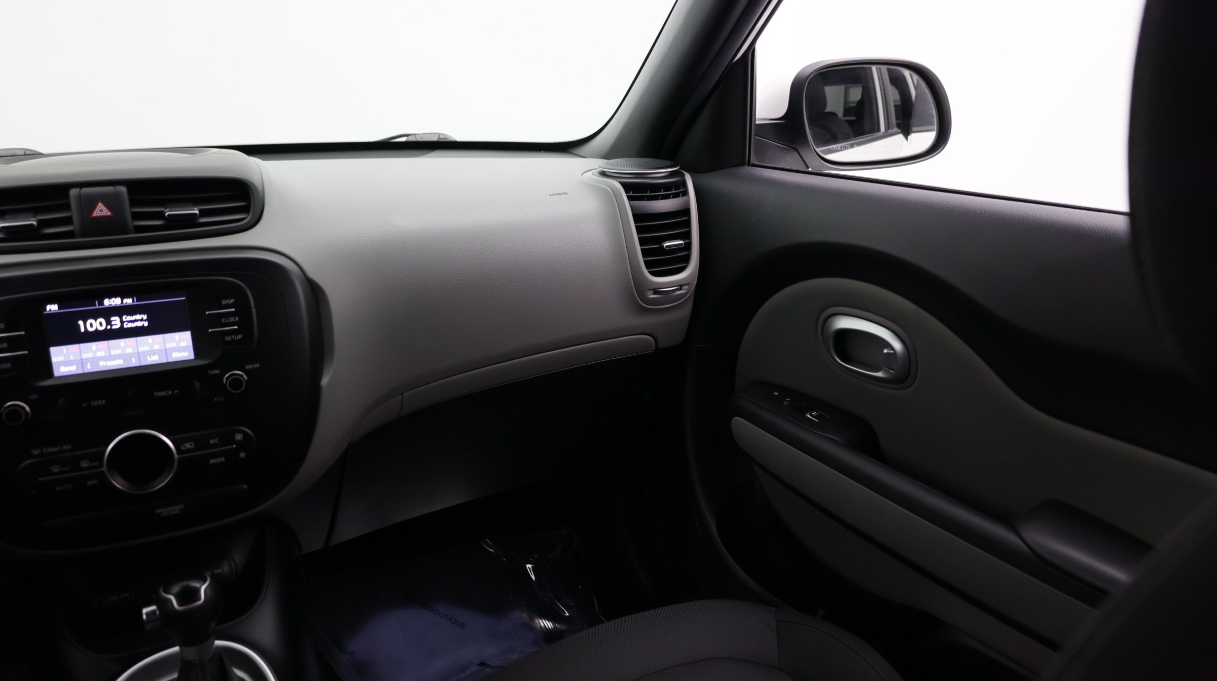 Used 2017 Kia Soul + FWD image 35