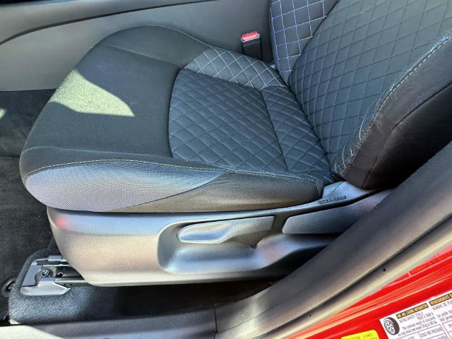 Used 2021 Toyota C-HR XLE FWD image 17