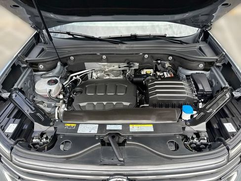 Certified 2025 Volkswagen Atlas SE FWD image 19