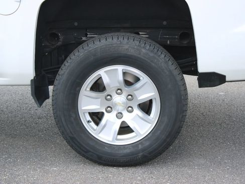 Used 2018 Chevrolet Silverado 1500 LT w/ All Star Edition RWD image 21