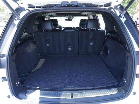 Used 2024 Jeep Grand Cherokee Summit AWD/4WD image 9