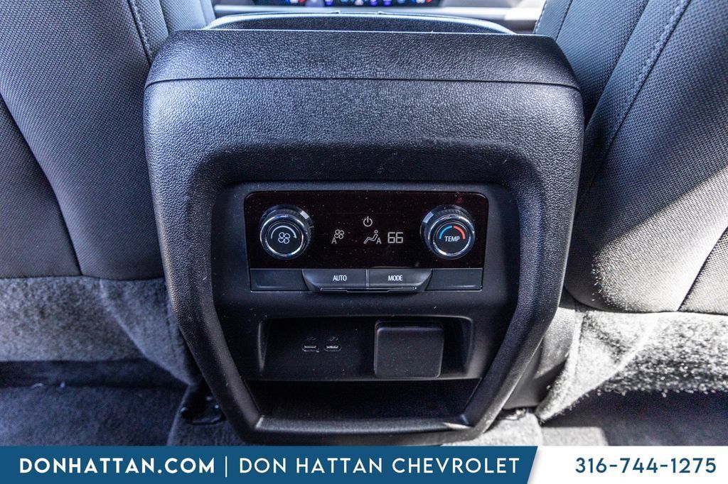Used 2024 Chevrolet Traverse LT FWD image 18