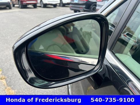 Used 2020 Chrysler Pacifica Touring-L w/ Advanced Safetytec Group image 11