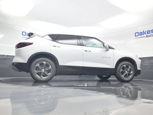 Used 2025 Chevrolet Blazer LT AWD/4WD image 44