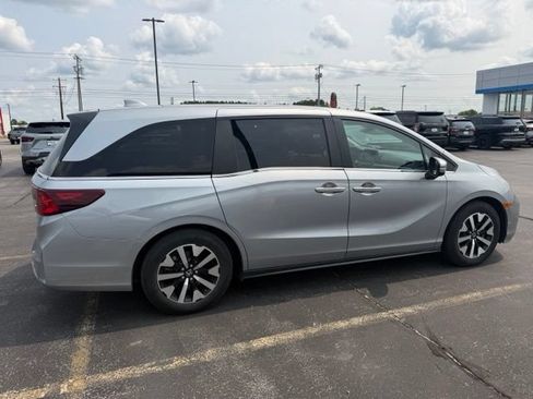 Used 2025 Honda Odyssey EX-L image 10