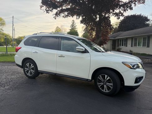 Used 2018 Nissan Pathfinder SV w/ SV Tech Package AWD/4WD image 5