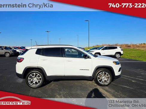 Used 2022 Jeep Compass Latitude AWD/4WD image 26