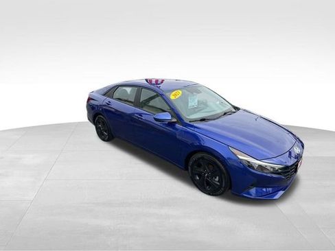 Used 2023 Hyundai Elantra SEL w/ Cargo Package image 19