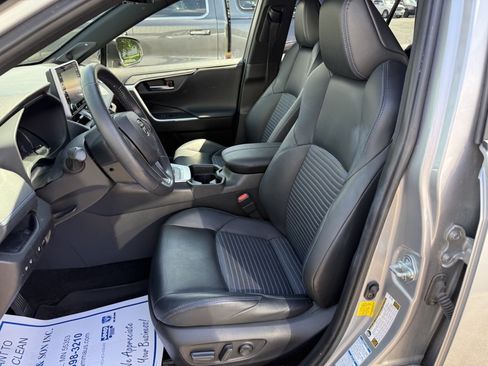 Used 2020 Toyota RAV4 XSE w/ XSE Grade Weather Package AWD/4WD image 11