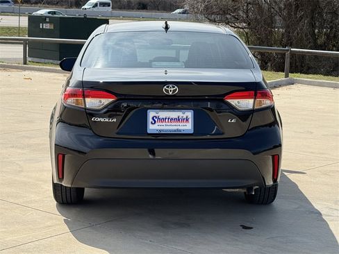 Used 2023 Toyota Corolla LE image 5
