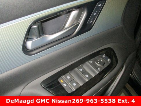 New 2025 Nissan Murano SL image 16